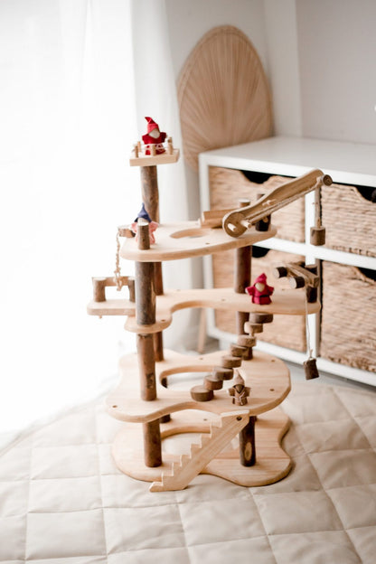 QToys Australia (USA) Three level tree house play set